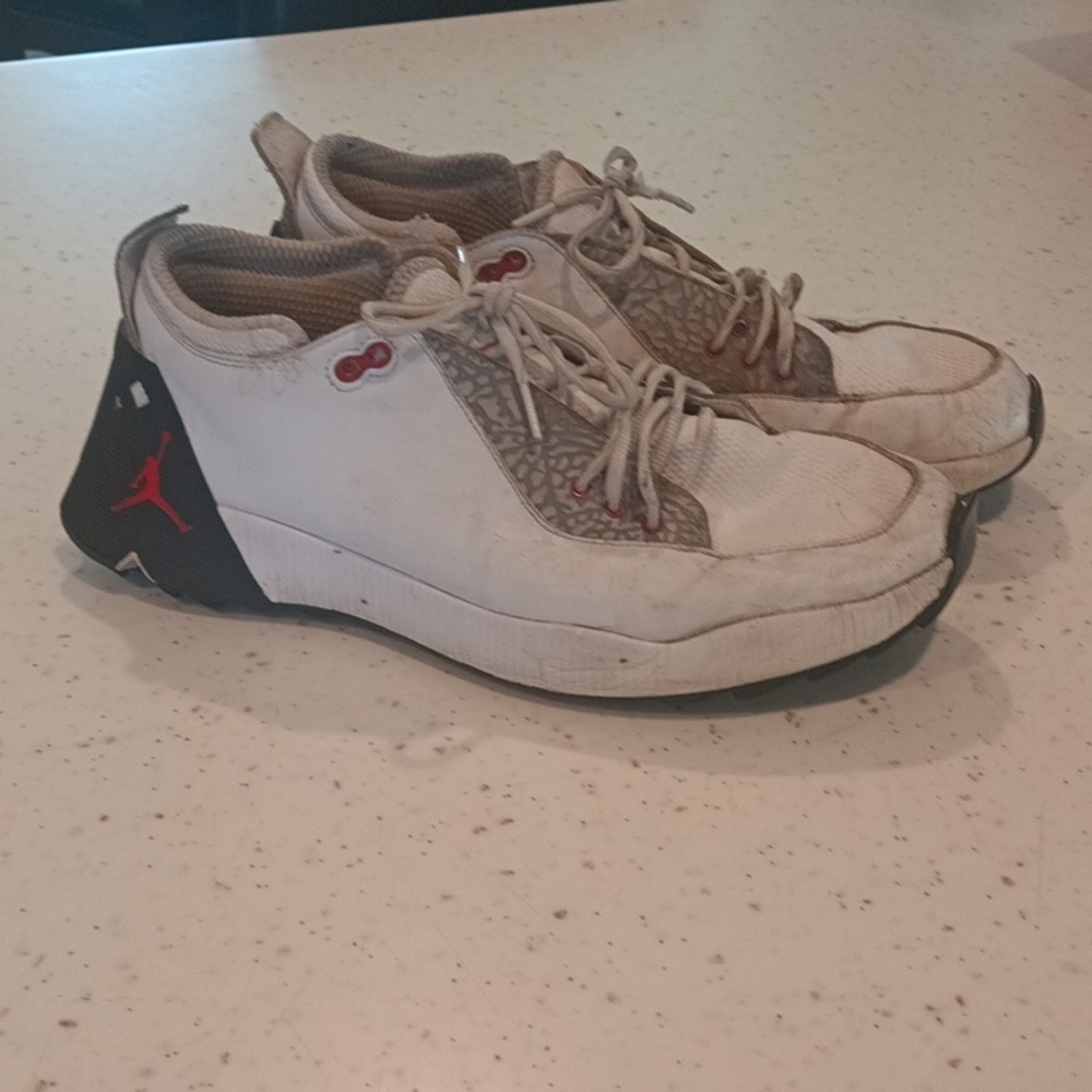 Jordan Athletic Shoes White and Red